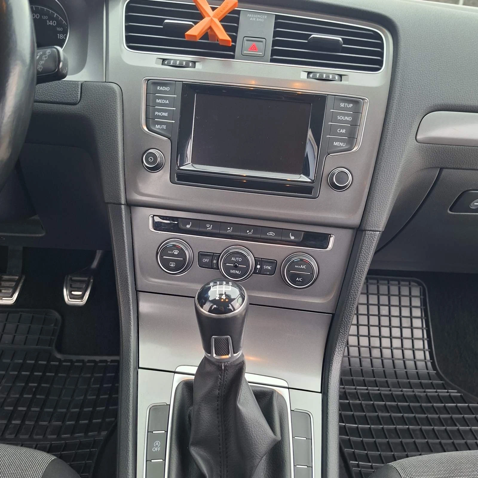 VW Golf 1.6TDI 160х.км - изображение 7