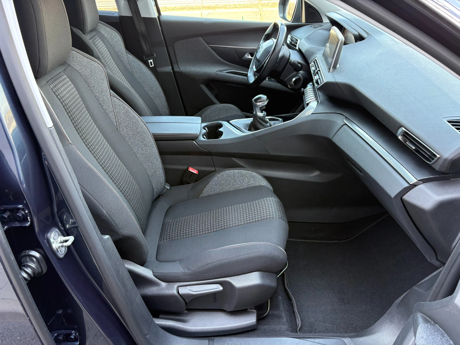 Peugeot 5008 1.5HDI, снимка 14 - Автомобили и джипове - 53877118