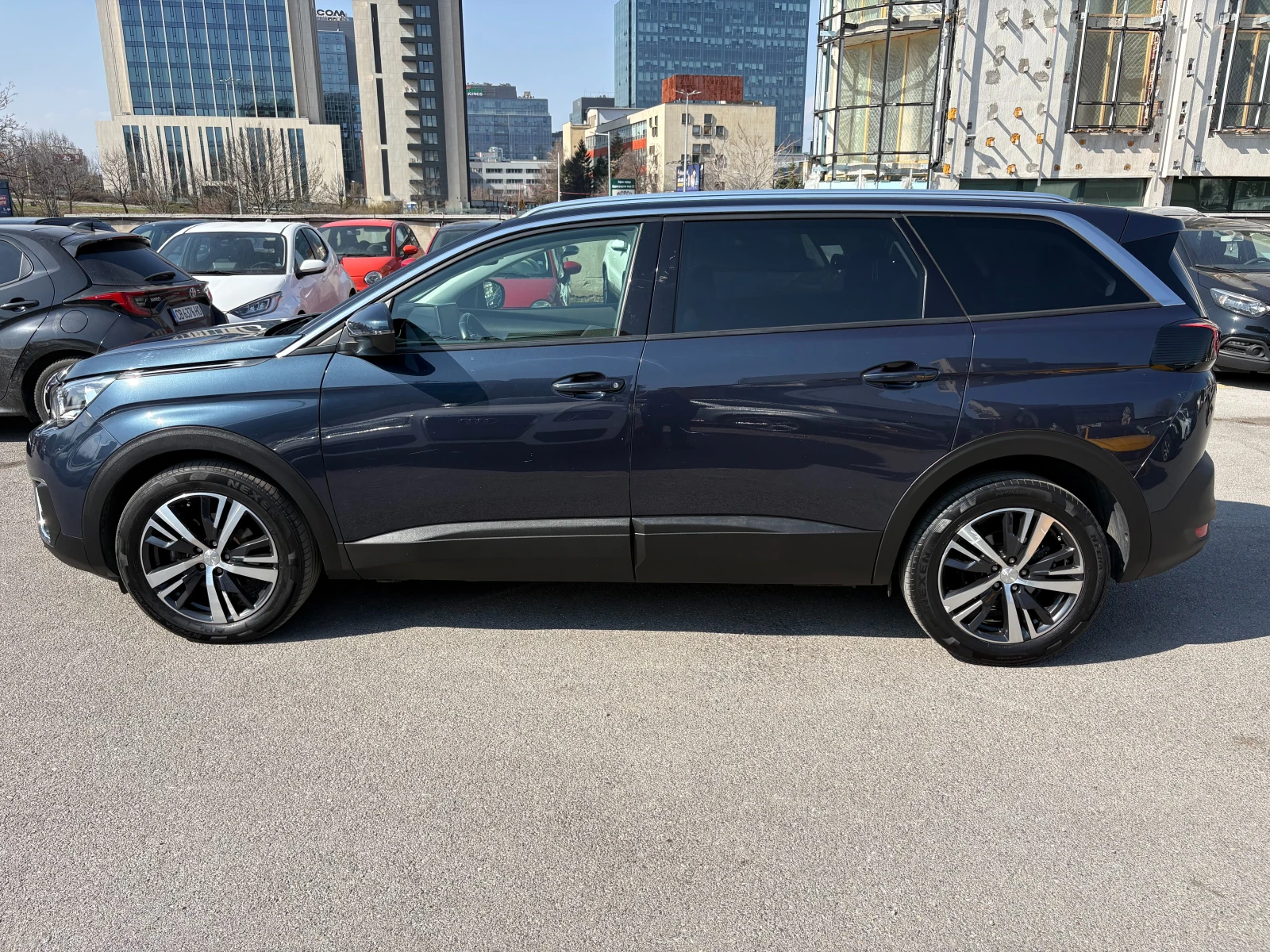 Peugeot 5008 1.5HDI, снимка 8 - Автомобили и джипове - 53877118