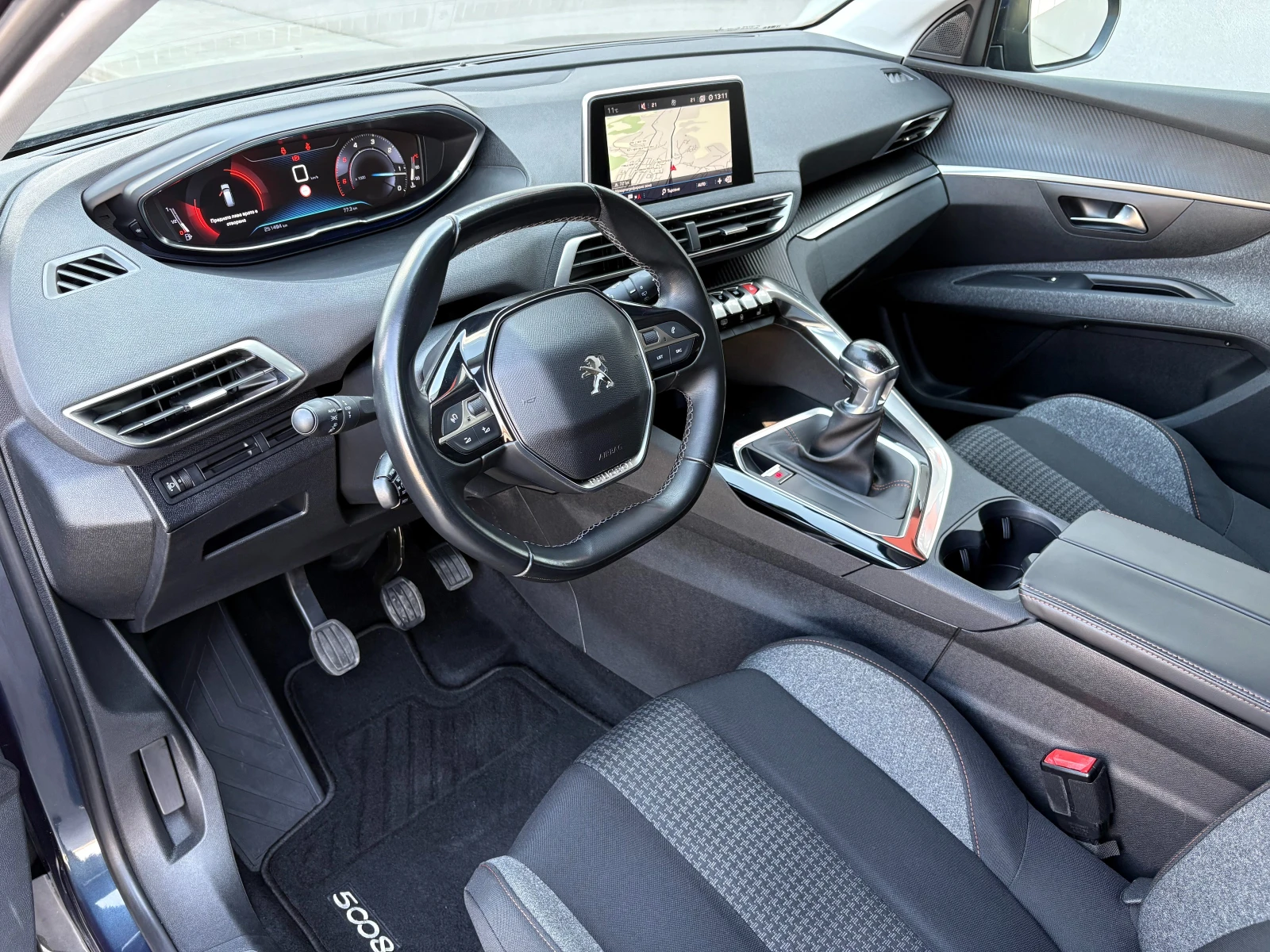 Peugeot 5008 1.5HDI, снимка 9 - Автомобили и джипове - 53877118