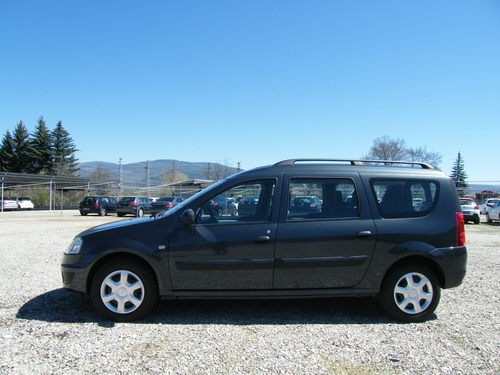 Dacia Logan 1.6i GAZ инжекцион, снимка 5 - Автомобили и джипове - 54137994