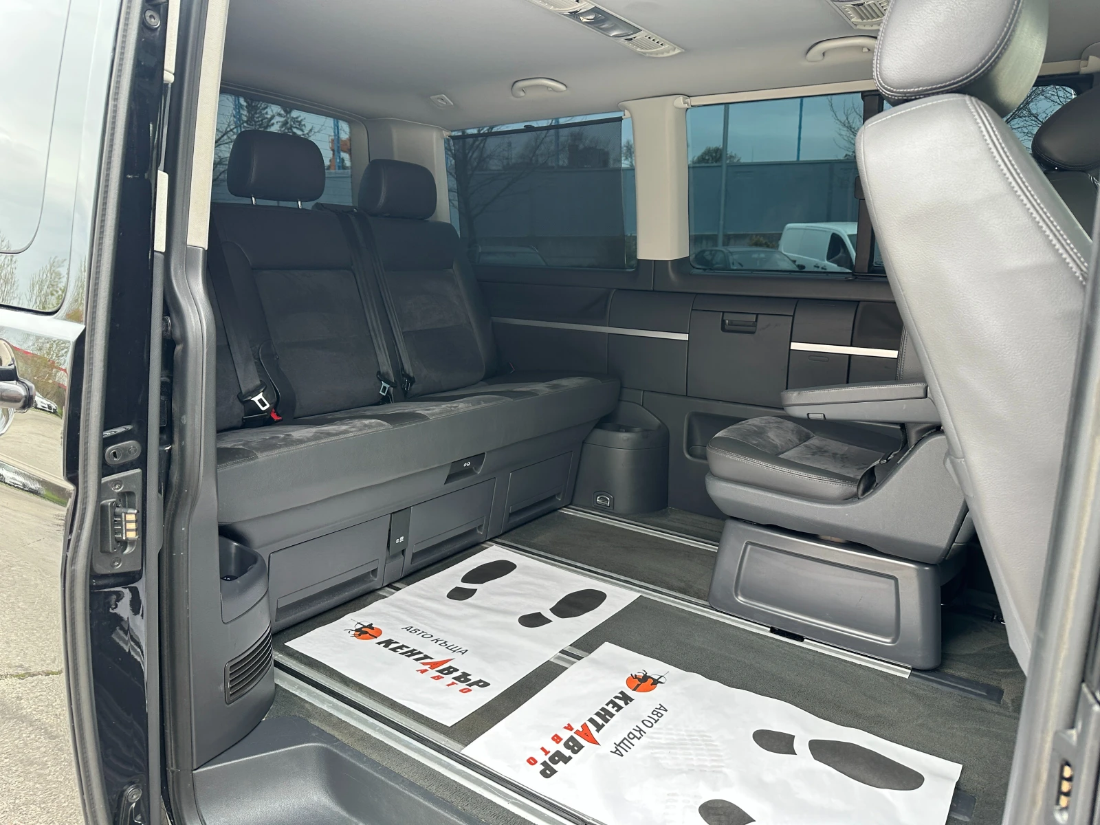 VW Multivan, снимка 11 - Автомобили и джипове - 54237815