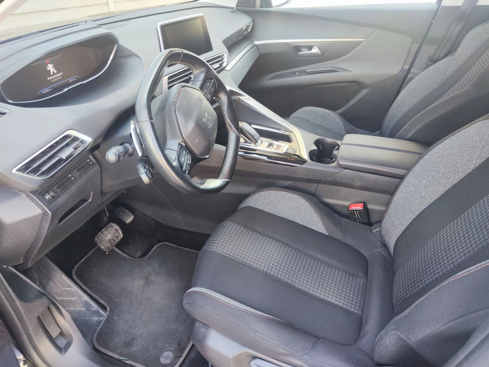 Peugeot 3008, снимка 6 - Автомобили и джипове - 54443194