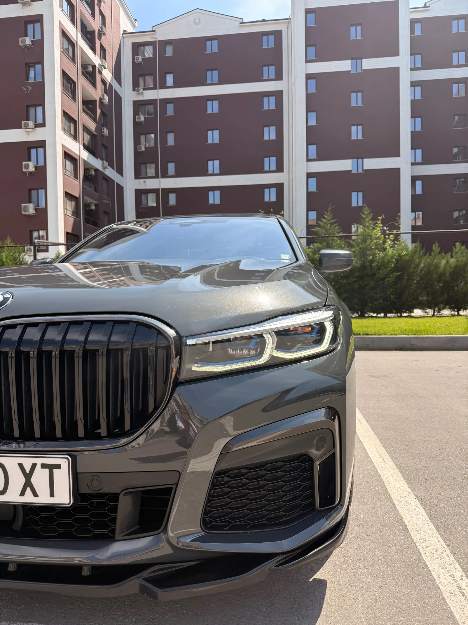 BMW 740 xD/Laser/TV/Distro/B&W/Full, снимка 3 - Автомобили и джипове - 54511161