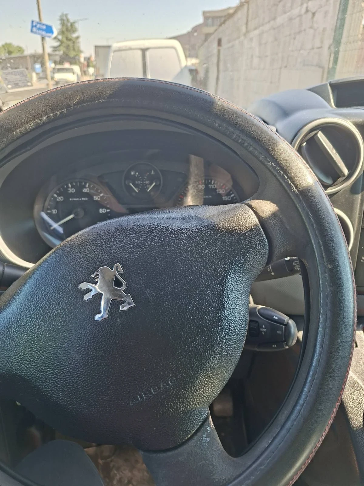 Peugeot Partner 1.6 Disel, снимка 5 - Автомобили и джипове - 55110037