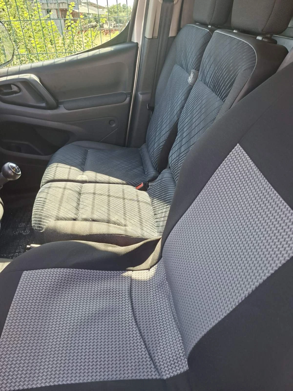 Peugeot Partner 1.6 Disel, снимка 6 - Автомобили и джипове - 55110037