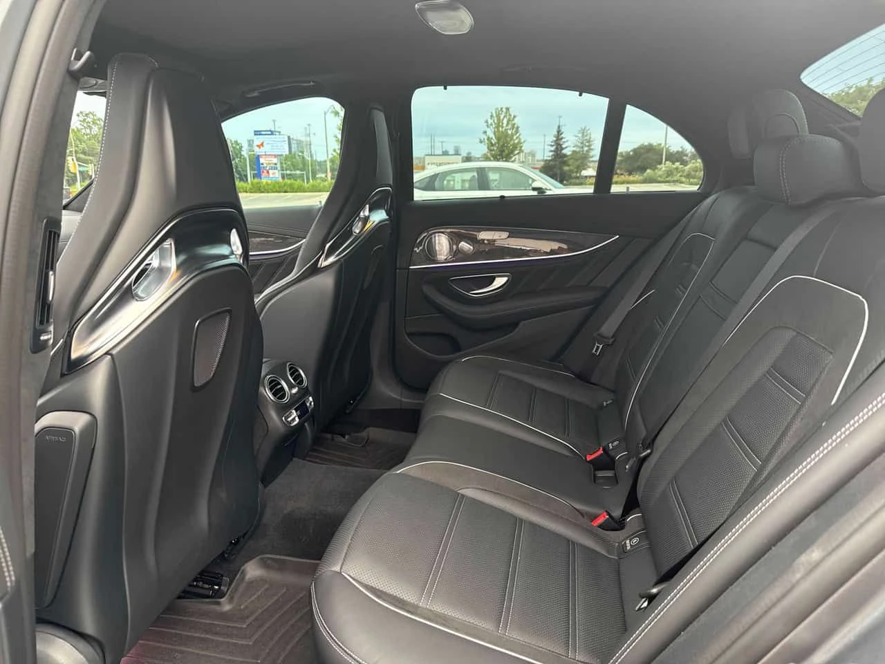 Mercedes-Benz E 63 AMG S * CARFAX * ОБДУХВАНЕ * ДИСТРОНИК * , снимка 13 - Автомобили и джипове - 55185466