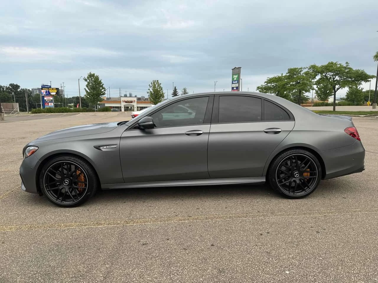 Mercedes-Benz E 63 AMG S * CARFAX * ОБДУХВАНЕ * ДИСТРОНИК * , снимка 2 - Автомобили и джипове - 55185466