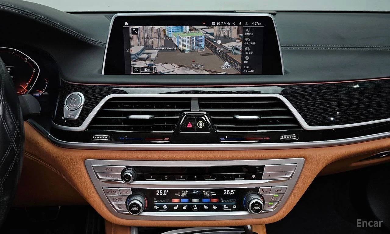 BMW 740 ДИСТРОНИК * ОБДУХВАНЕ * HEAD-UP * H/K, снимка 15 - Автомобили и джипове - 55234009