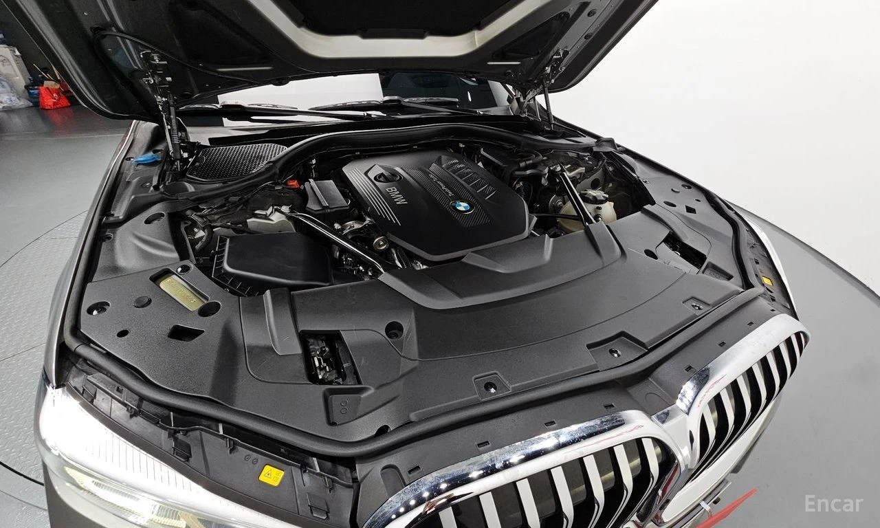 BMW 740 ДИСТРОНИК * ОБДУХВАНЕ * HEAD-UP * H/K, снимка 7 - Автомобили и джипове - 55234009