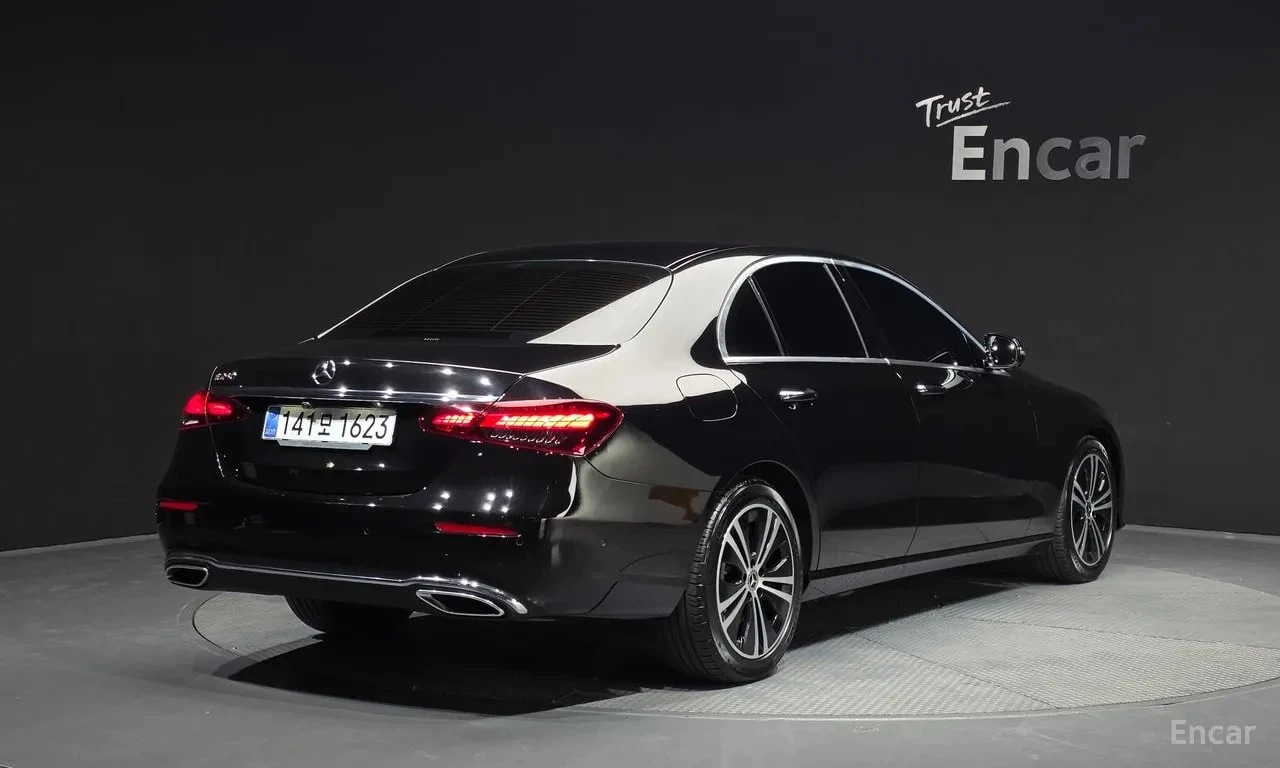 Mercedes-Benz E 250 * E250 Avantgarde* АВТОКРЕДИТ* , снимка 2 - Автомобили и джипове - 55989930