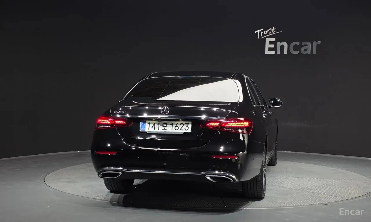 Mercedes-Benz E 250 * E250 Avantgarde* АВТОКРЕДИТ* , снимка 4 - Автомобили и джипове - 55989930