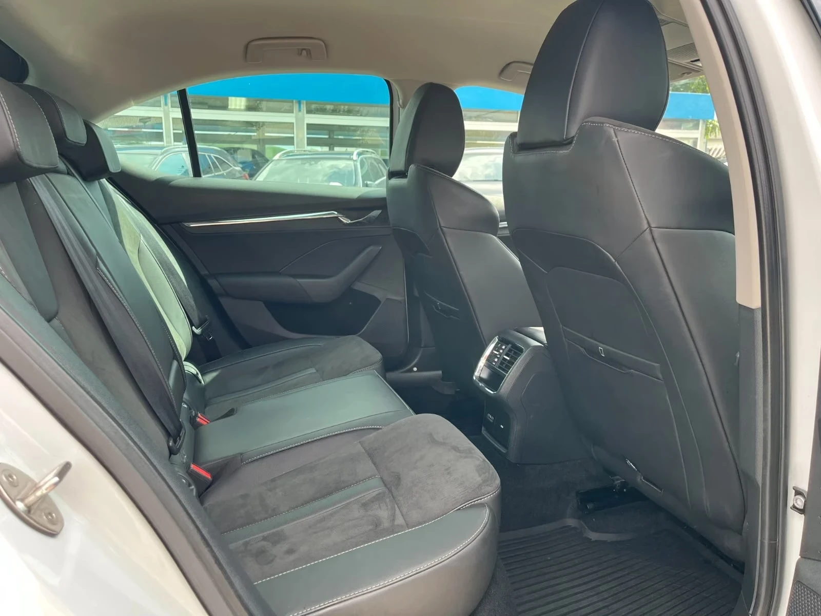 Skoda Octavia | Mobile.bg � ����������� 10