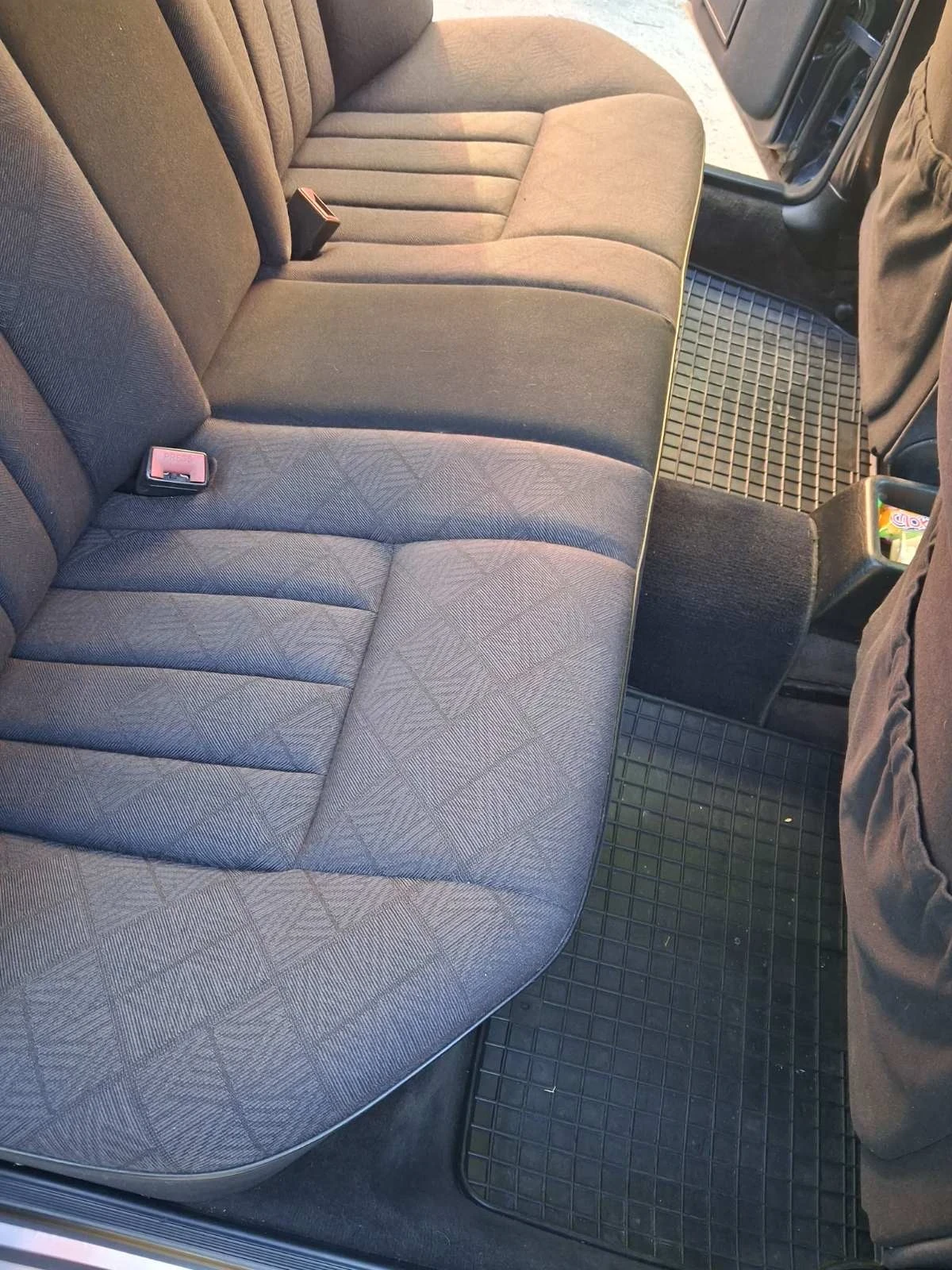 Mercedes-Benz E 200 /  Нов внос, снимка 9 - Автомобили и джипове - 56216434