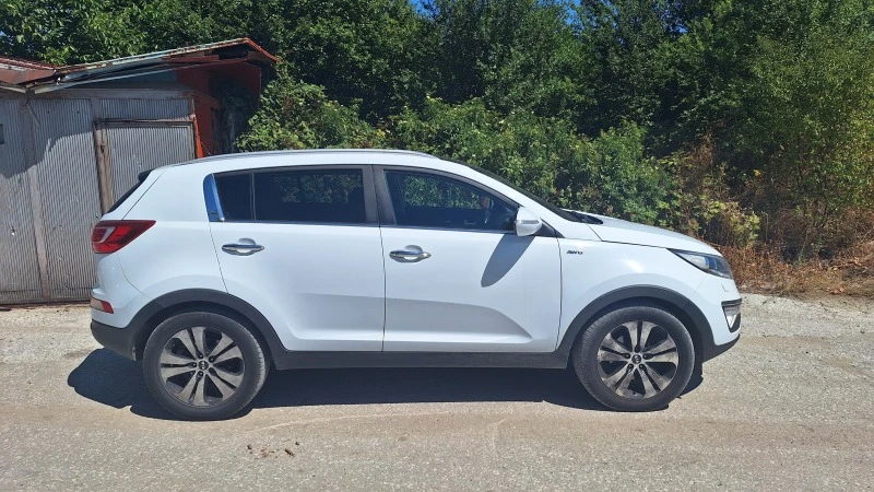 Kia Sportage 2.0 d НА ЧАСТИ, снимка 3 - Автомобили и джипове - 41794570