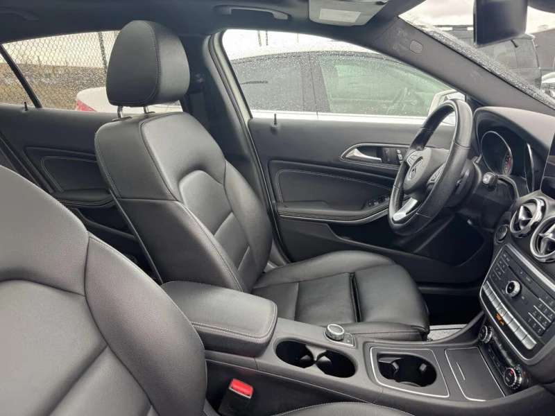 Mercedes-Benz GLA 250 4MATIC ПОДГРЕВ* PANO* CAM* CARPLAY* KEYLESS* , снимка 9 - Автомобили и джипове - 52838072