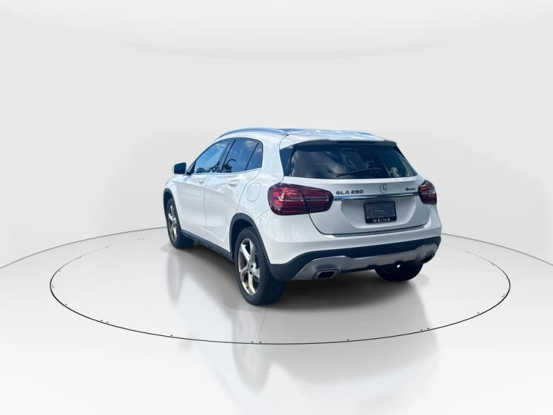 Mercedes-Benz GLA 250 4MATIC ПОДГРЕВ* PANO* CAM* CARPLAY* KEYLESS* , снимка 3 - Автомобили и джипове - 52838072