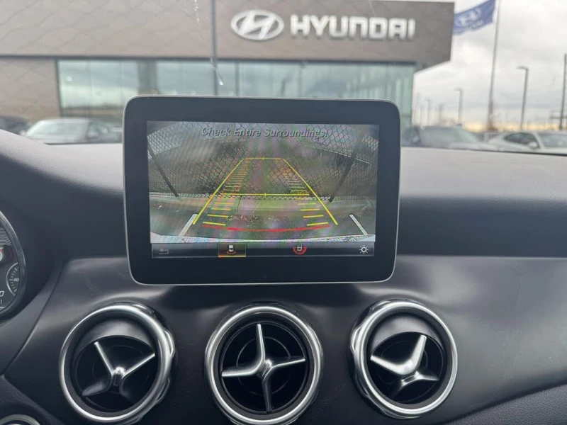 Mercedes-Benz GLA 250 4MATIC ПОДГРЕВ* PANO* CAM* CARPLAY* KEYLESS* , снимка 16 - Автомобили и джипове - 52838072