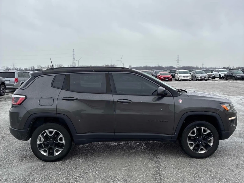 Jeep Compass * Trailhawk * CARFAX * БЕЗ ПЪРВОНАЧАЛНА ВНОСКА, снимка 3 - Автомобили и джипове - 52940228