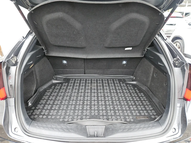 Toyota C-HR 2.0Hibrid/GR-Sport/CARPLAY/ПОДГРЕВ/КАМЕРА/БЛУТУТ, снимка 4 - Автомобили и джипове - 53105607