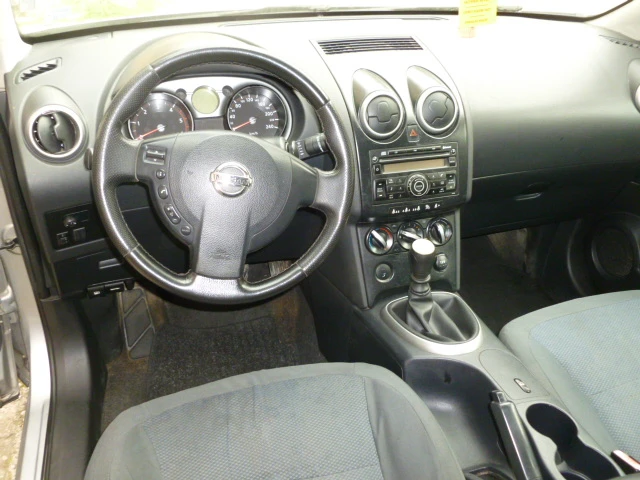 Nissan Qashqai 1, 5 DCI, снимка 6 - Автомобили и джипове - 52956865