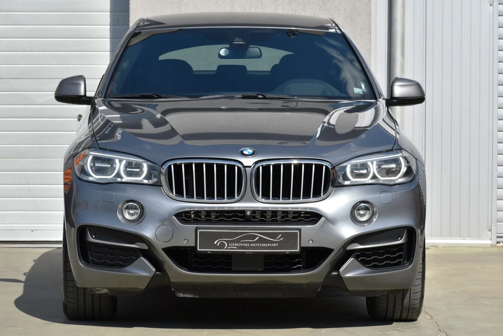 BMW X6 M50D - изображение 2