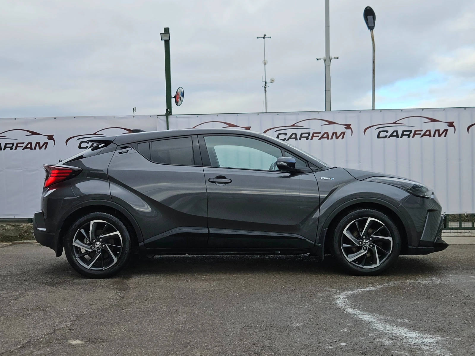 Toyota C-HR 2.0Hibrid/GR-Sport/CARPLAY/ПОДГРЕВ/КАМЕРА/БЛУТУТ - изображение 2