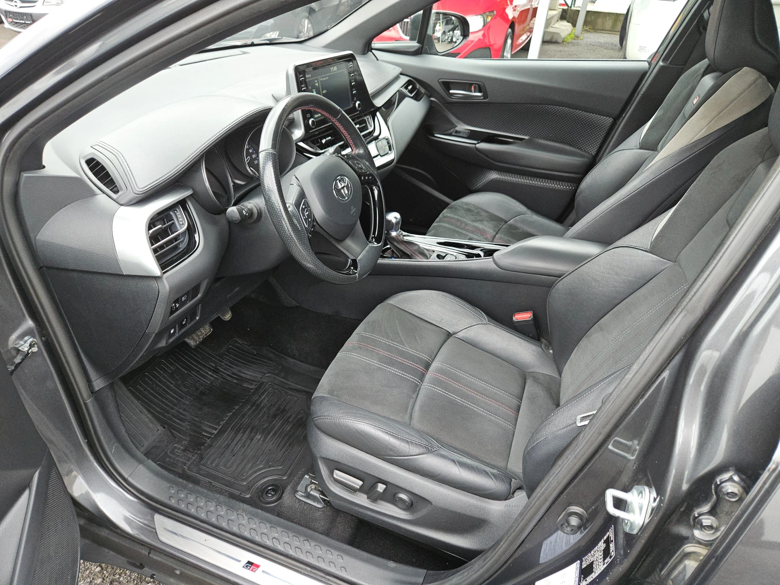 Toyota C-HR 2.0Hibrid/GR-Sport/CARPLAY/ПОДГРЕВ/КАМЕРА/БЛУТУТ - изображение 9