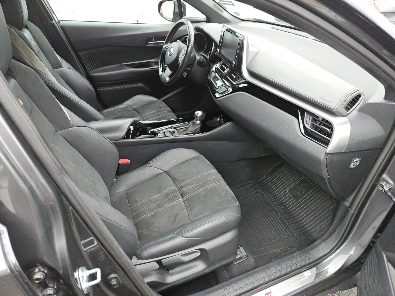 Toyota C-HR 2.0Hibrid/GR-Sport/CARPLAY/�������/������/������ | Mobile.bg � ����������� 15