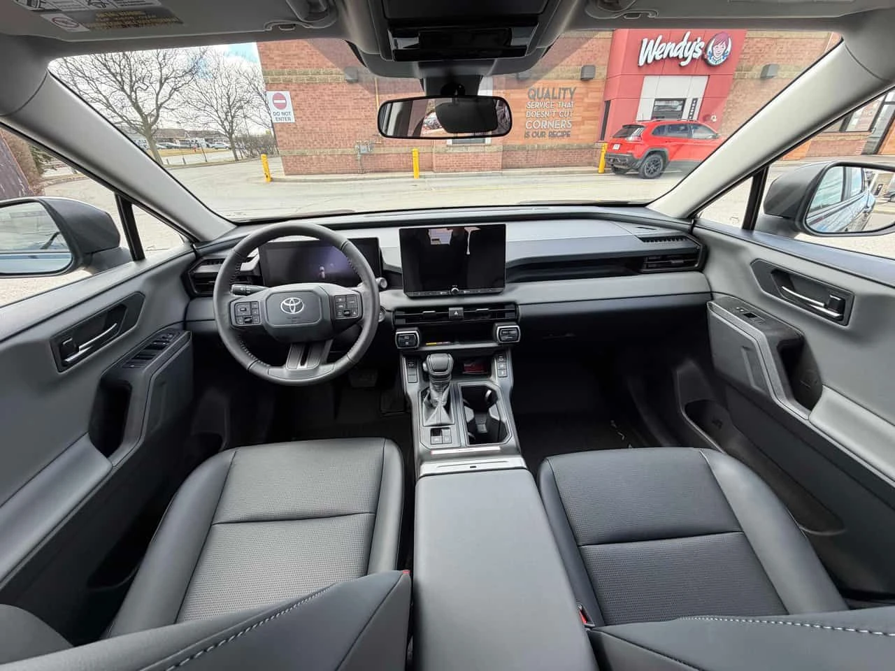 Toyota Rav4 XLE AWD /CARFAX/КАМЕРА/ПОДГРЕВИ, снимка 8 - Автомобили и джипове - 54060718