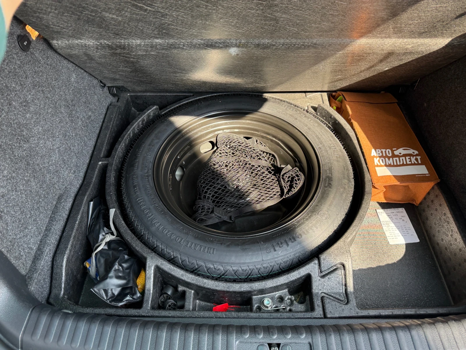 VW Tiguan 2.0 TDI/DSG/4x4/110000 км./TOP//KAMERA//NAVI, снимка 12 - Автомобили и джипове - 54104169