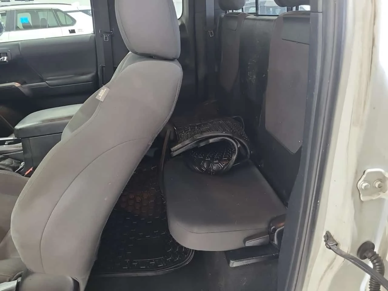 Toyota Tacoma * 4x4 Access Cab V6 * , снимка 12 - Автомобили и джипове - 54608660