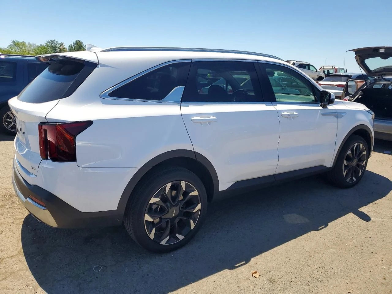 Kia Sorento, снимка 3 - Автомобили и джипове - 54631503