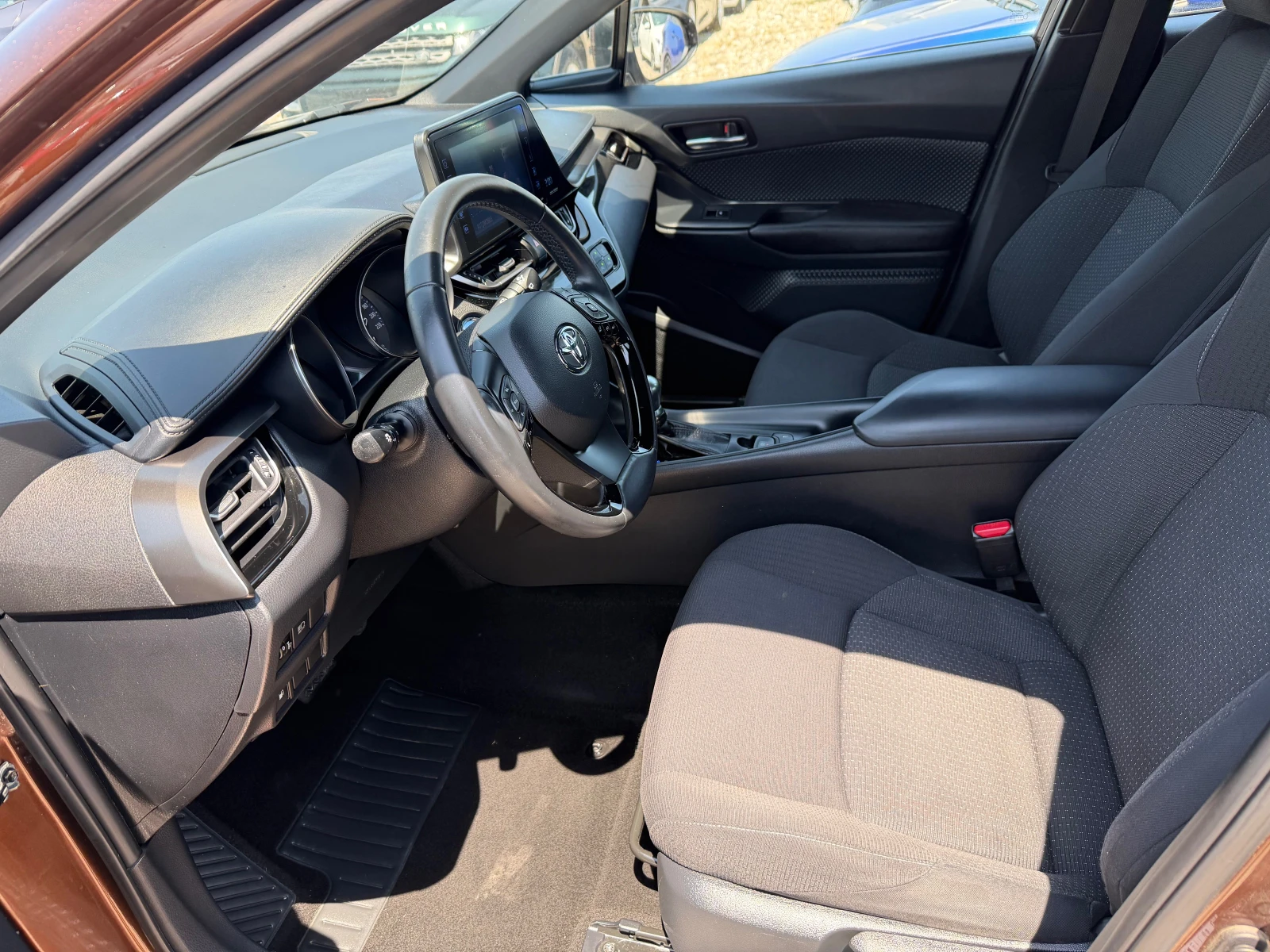 Toyota C-HR 1.8 HYBRID(КАТО НОВА), снимка 9 - Автомобили и джипове - 54680060