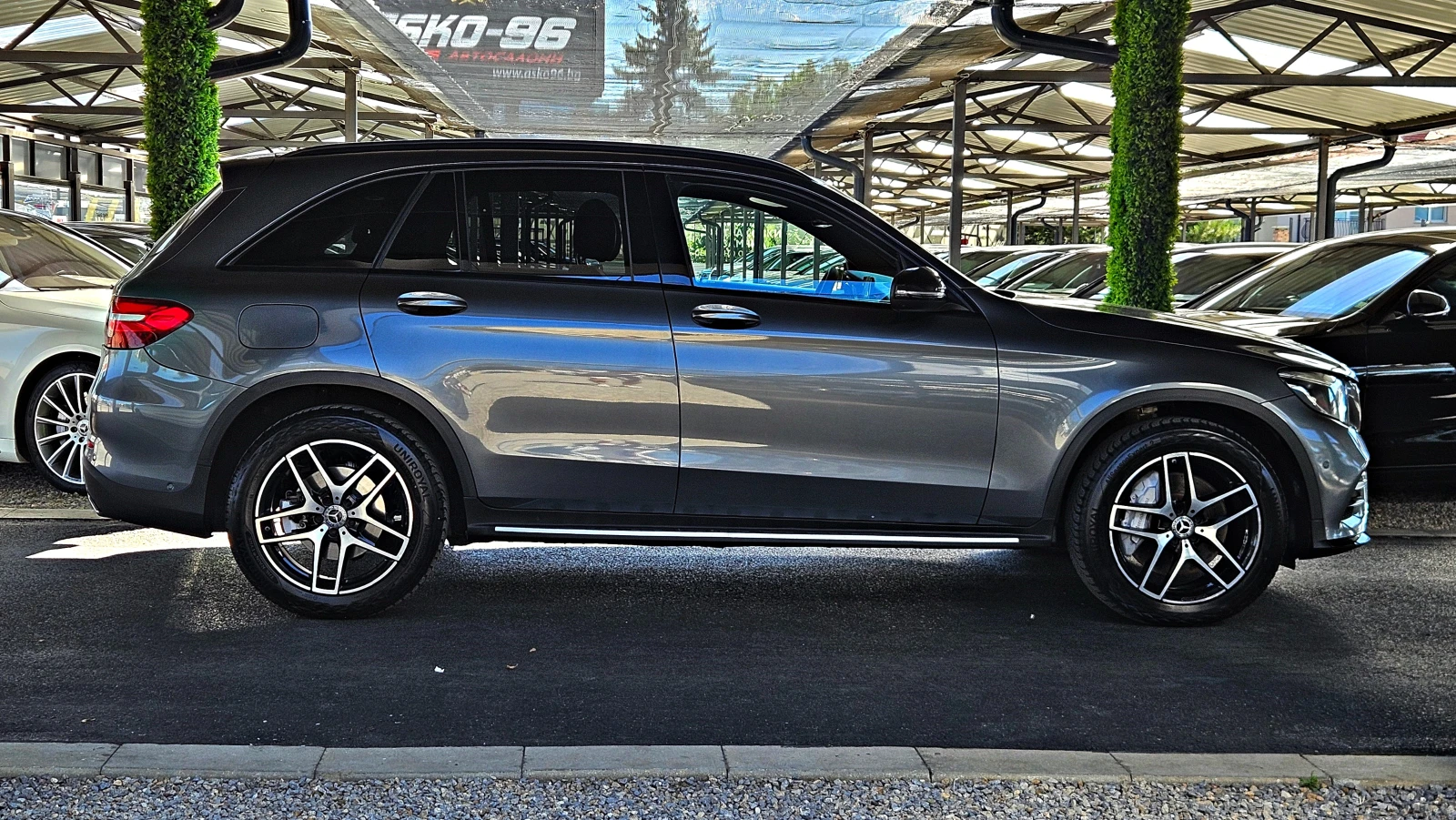 Mercedes-Benz GLC 250 AMG/GERMANY/CAMERA/AIRMATIC/KEYLESS/AUTO HOLD/LIZI, снимка 4 - Автомобили и джипове - 55477404