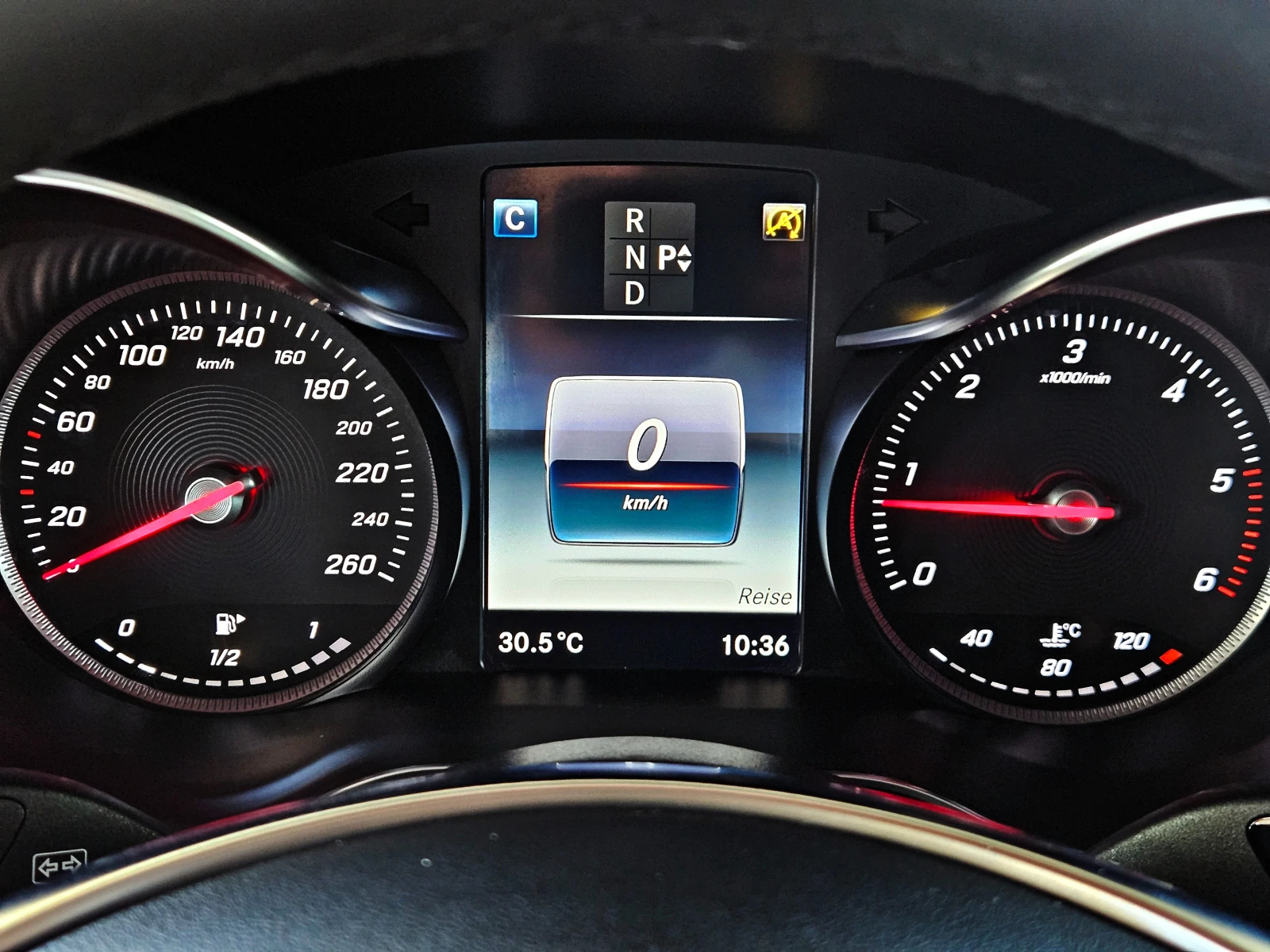 Mercedes-Benz GLC 250 AMG/GERMANY/CAMERA/AIRMATIC/KEYLESS/AUTO HOLD/LIZI, снимка 10 - Автомобили и джипове - 55477404