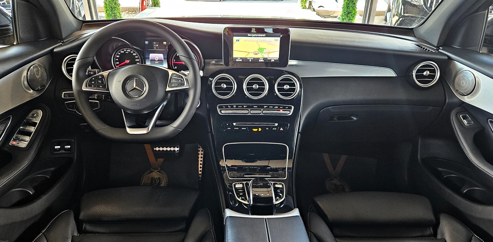 Mercedes-Benz GLC 250 AMG/GERMANY/CAMERA/AIRMATIC/KEYLESS/AUTO HOLD/LIZI, снимка 9 - Автомобили и джипове - 55477404