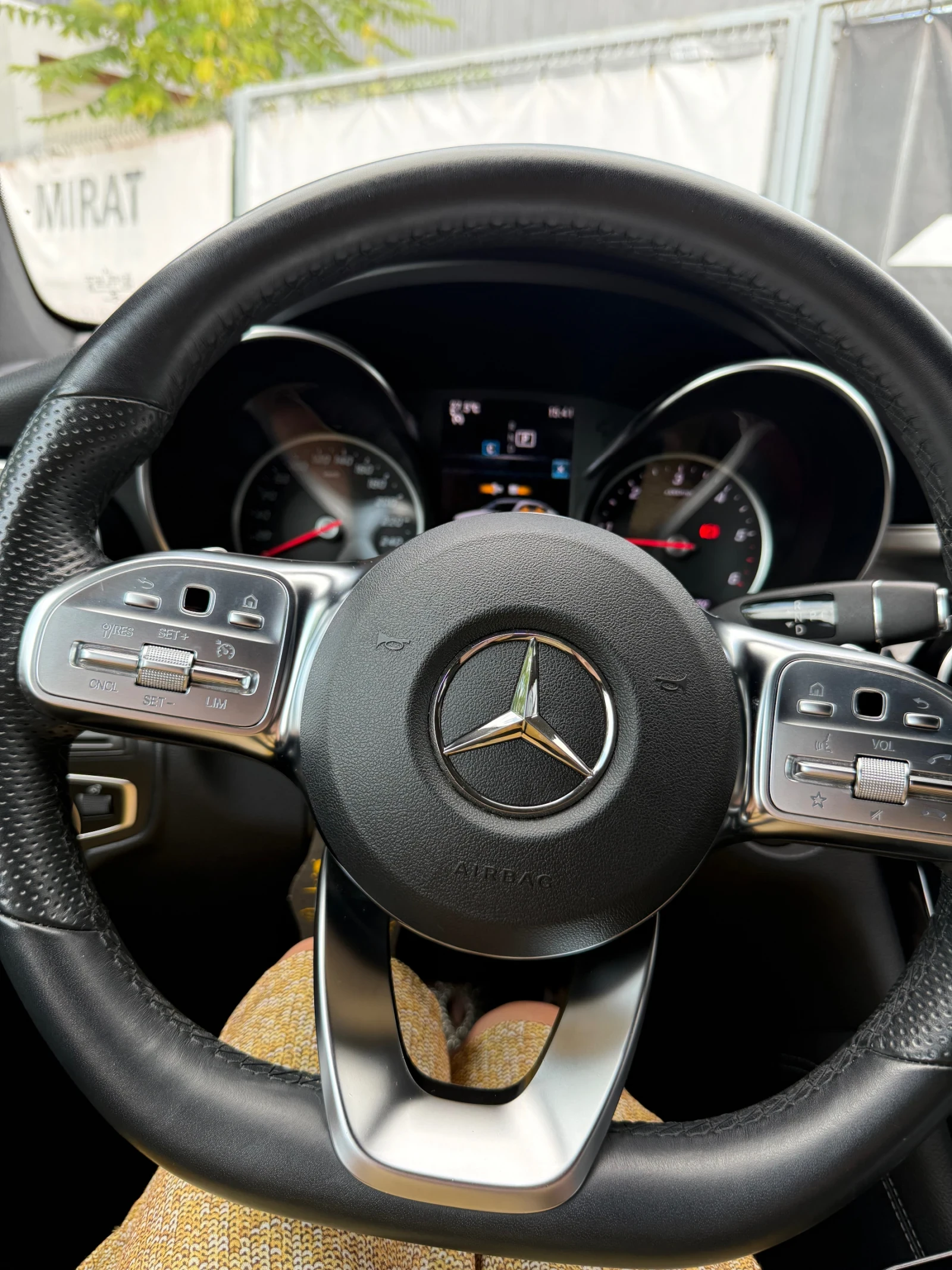 Mercedes-Benz GLC 220, снимка 8 - Автомобили и джипове - 55717133