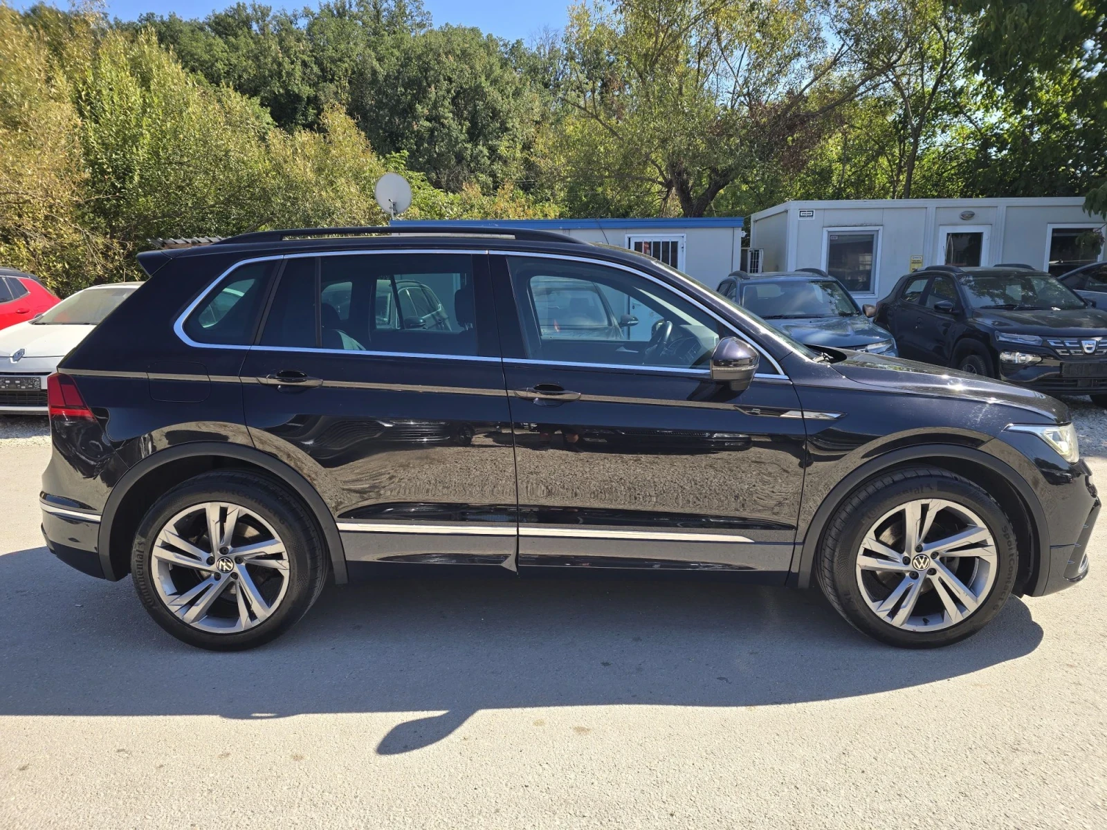 VW Tiguan 1.5TSI 150к.с DSG R-LINE, снимка 8 - Автомобили и джипове - 55991124