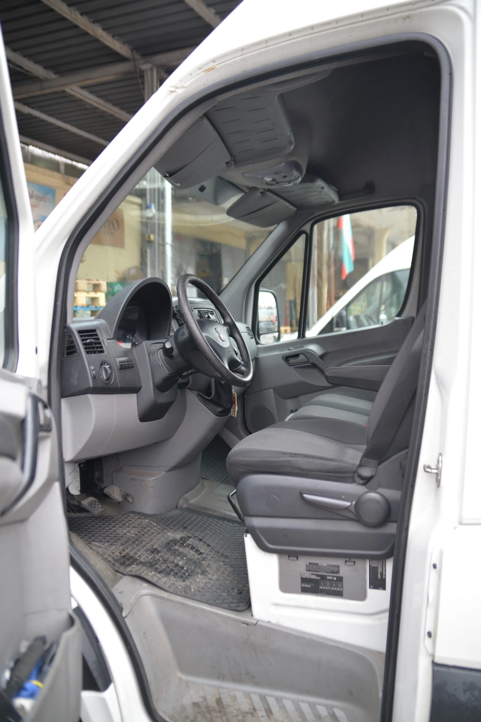 VW Crafter, снимка 6 - Бусове и автобуси - 54462985