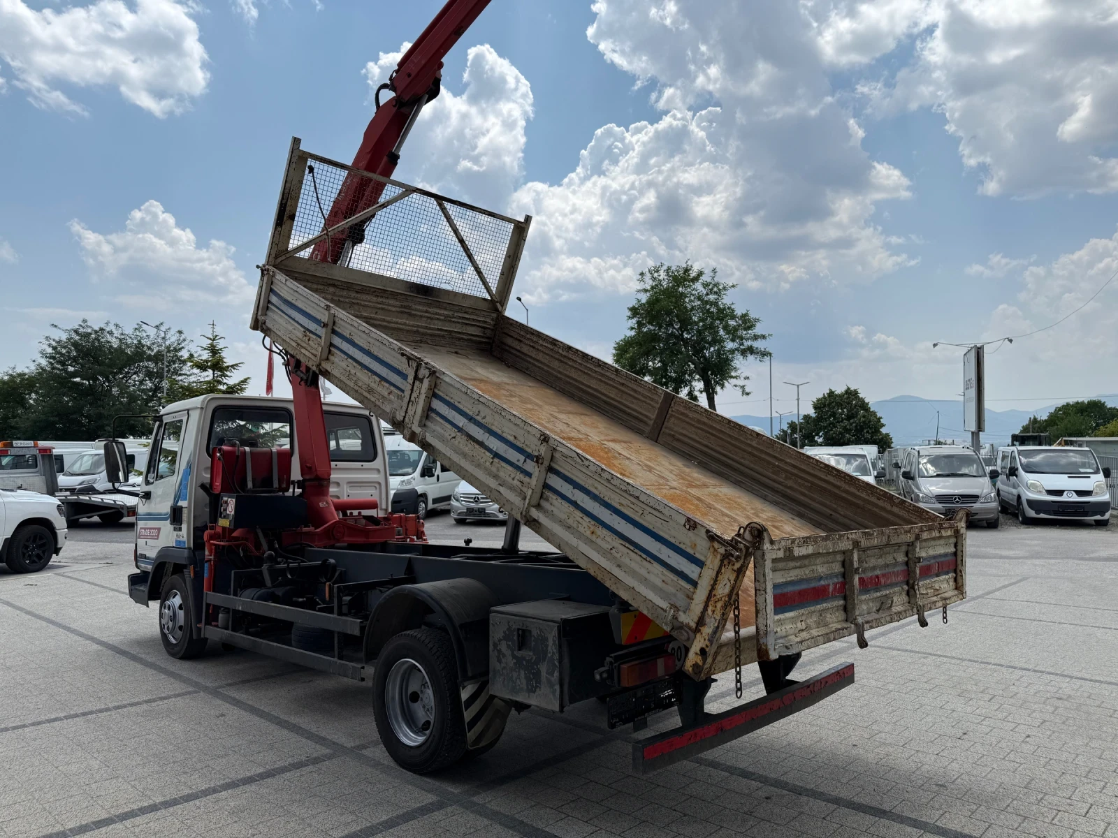 Daf 45.150 Самосвал с кран - 4.33м. внос Италия  - изображение 9