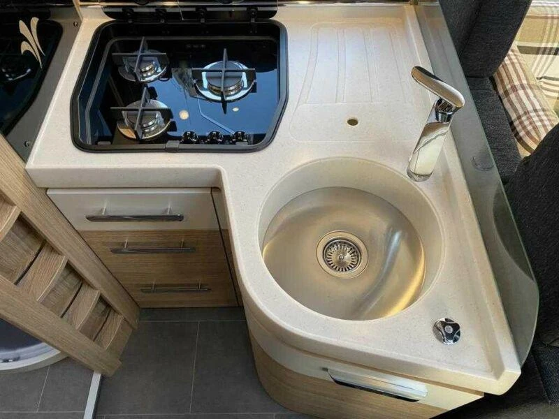 ������ Niesmann Bischoff Arto 77E | Mobile.bg � ����������� 7