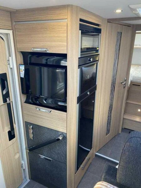 ������ Niesmann Bischoff Arto 77E | Mobile.bg � ����������� 5