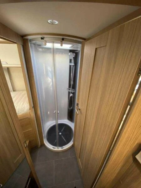 ������ Niesmann Bischoff Arto 77E | Mobile.bg � ����������� 9