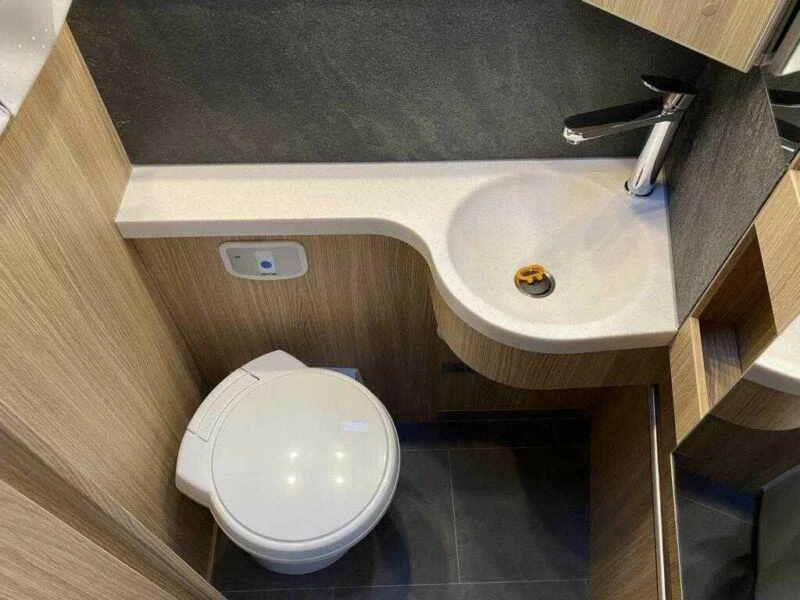 ������ Niesmann Bischoff Arto 77E | Mobile.bg � ����������� 8