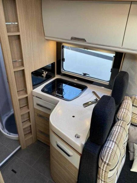 ������ Niesmann Bischoff Arto 77E | Mobile.bg � ����������� 6