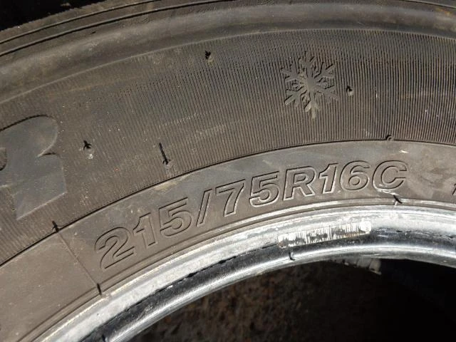 Гуми Зимни 215/75R16, снимка 7 - Гуми и джанти - 16682095