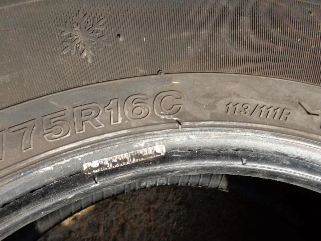 Гуми Зимни 215/75R16, снимка 8 - Гуми и джанти - 16682095