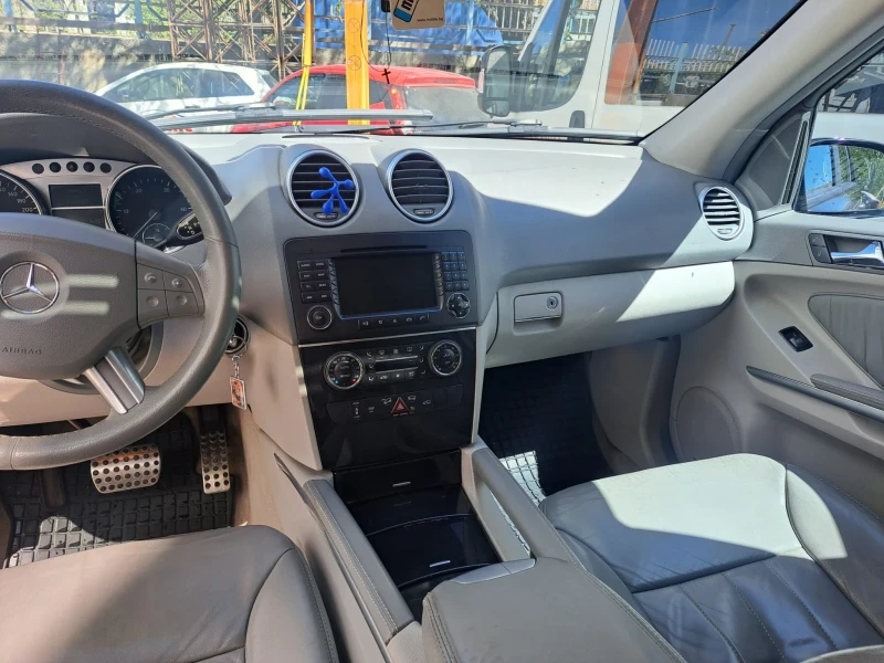 Mercedes-Benz ML 320, снимка 9 - Автомобили и джипове - 47119304