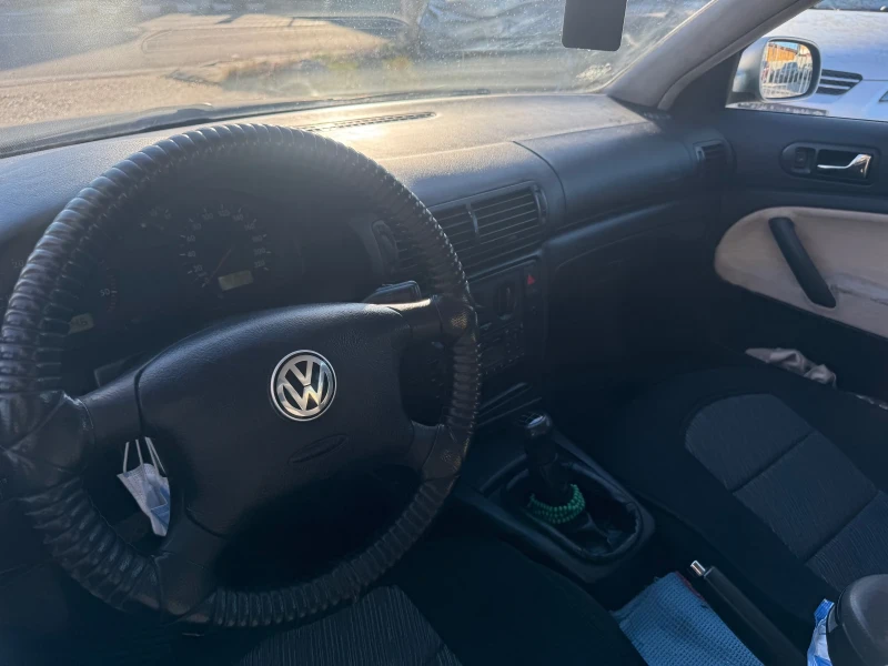 VW Passat 1.9 DIESEL, снимка 9 - Автомобили и джипове - 48403074